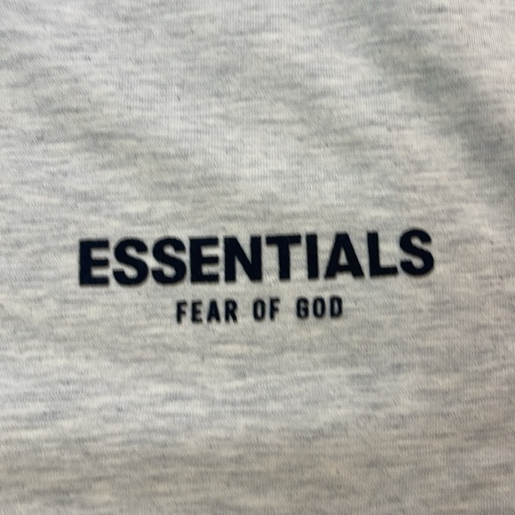 Fear of god essentials light oatmeal Tee shirt - Picture 2 of 7